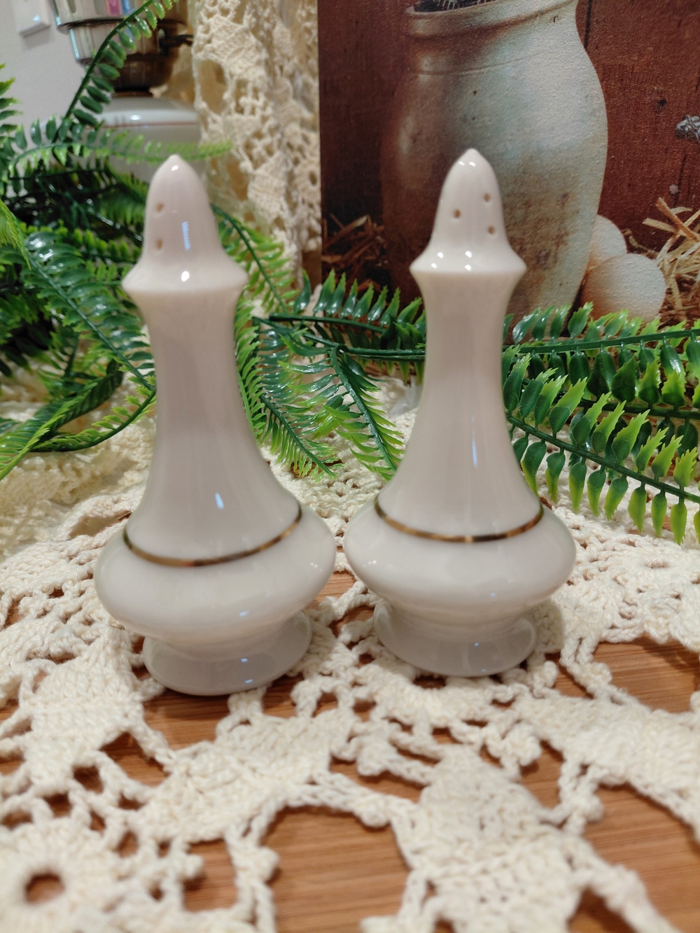 Vintage Lennox Classic White Ceramic Salt and Pepper Shakers with Gold Trim